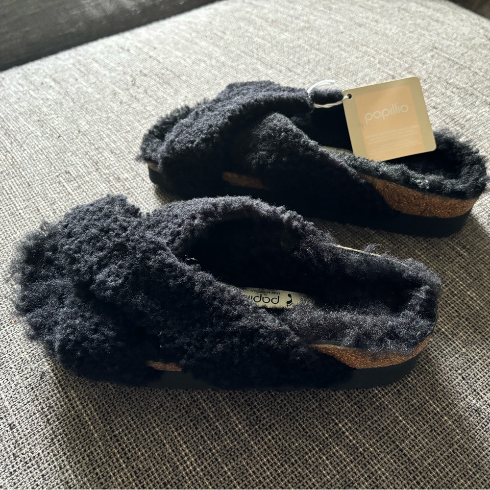NWT Papillio Birks Shearling Sandals. Size 38